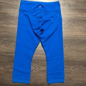 Lululemon royal blue capri size 8